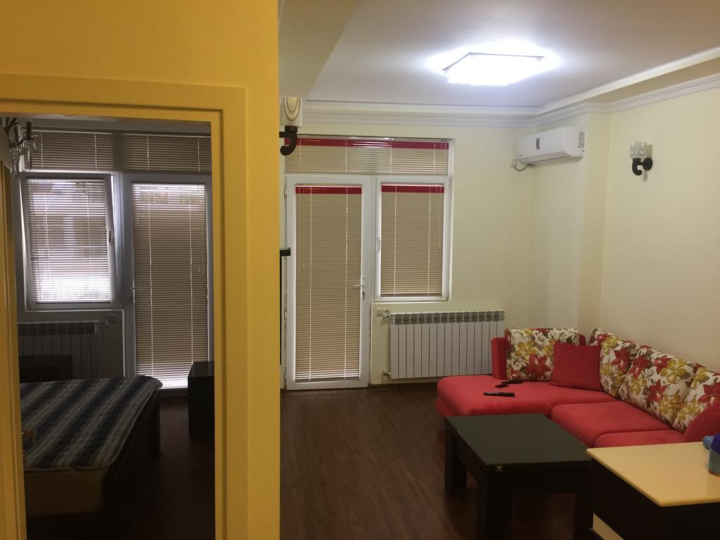 Chemi Saxli Apartment バトゥーミ エクステリア 写真